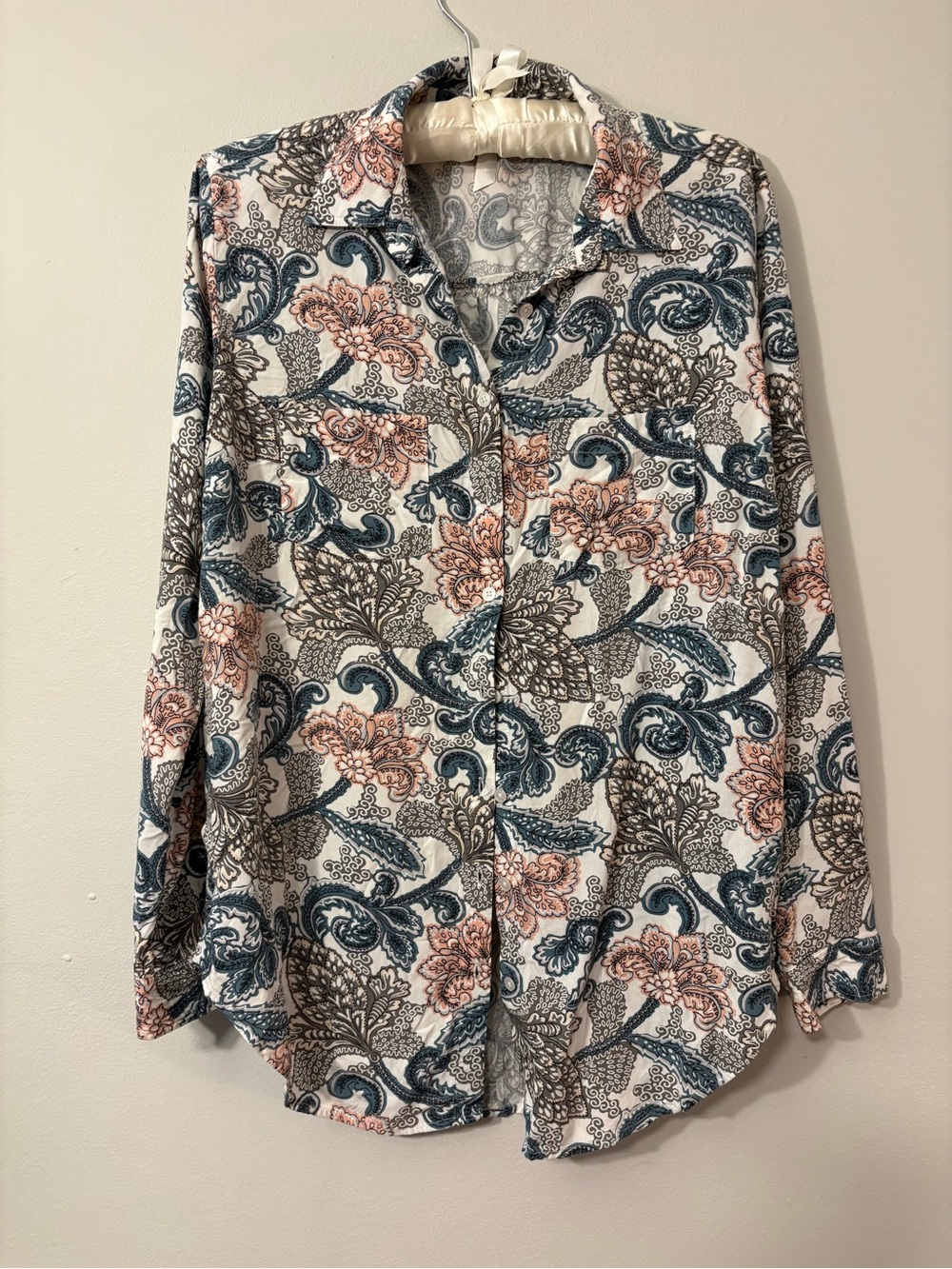 LOFT Outlet Paisley Floral Button-Down Blouse — Size M 🌸